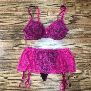Victoria’s Secret Bra and Garter Set - 36C/L